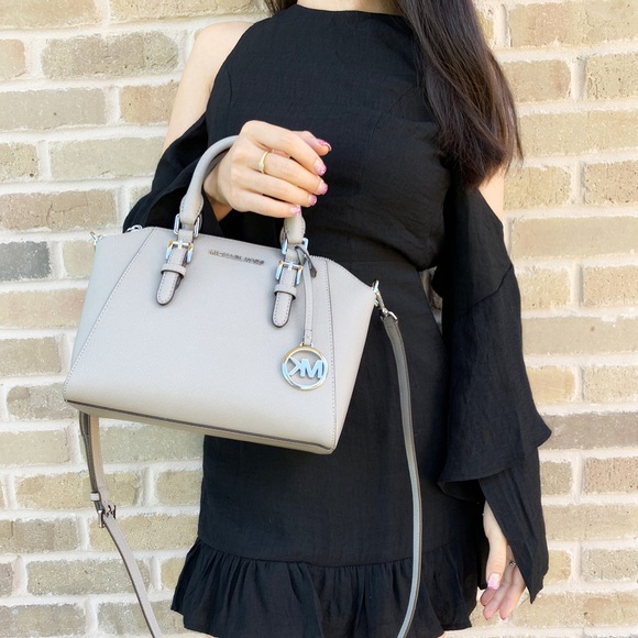 👜💕-Michael Kors Gray Messenger Bag - Picture 2 of 3